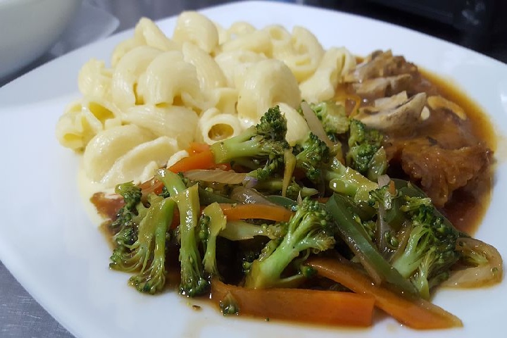plate and serve-Macaroni